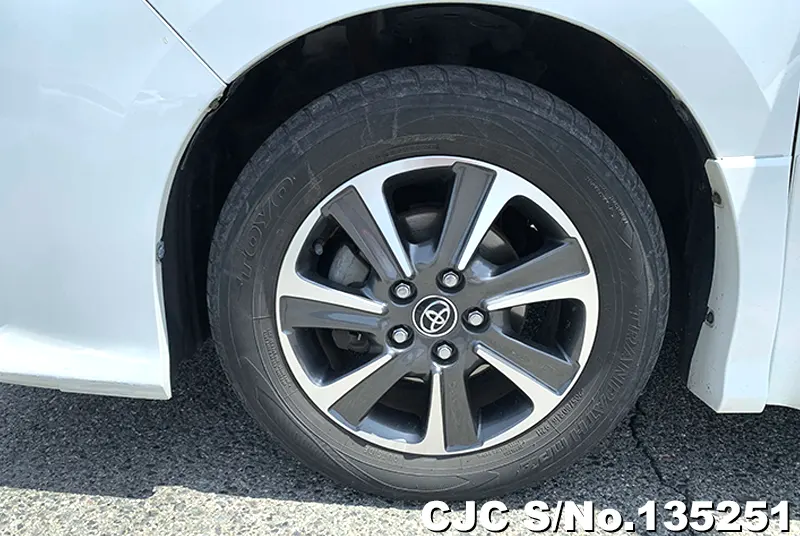 2017 Toyota / Voxy Stock No. 135251