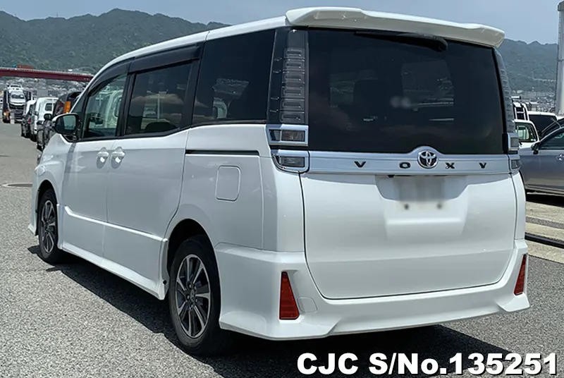 2017 Toyota / Voxy Stock No. 135251