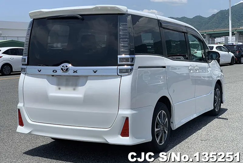 2017 Toyota / Voxy Stock No. 135251
