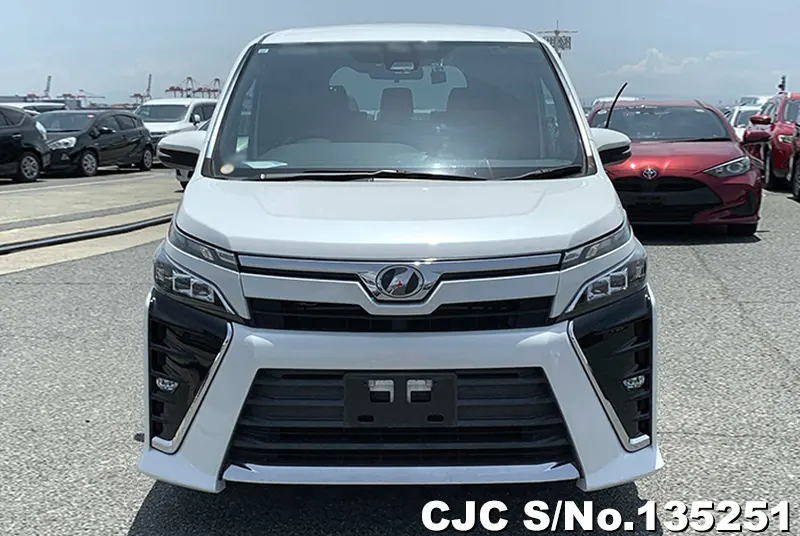 2017 Toyota / Voxy Stock No. 135251