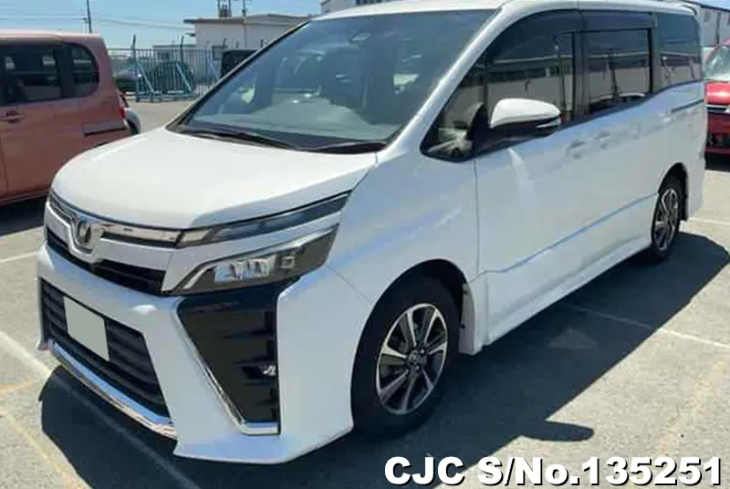 2017 Toyota / Voxy Stock No. 135251