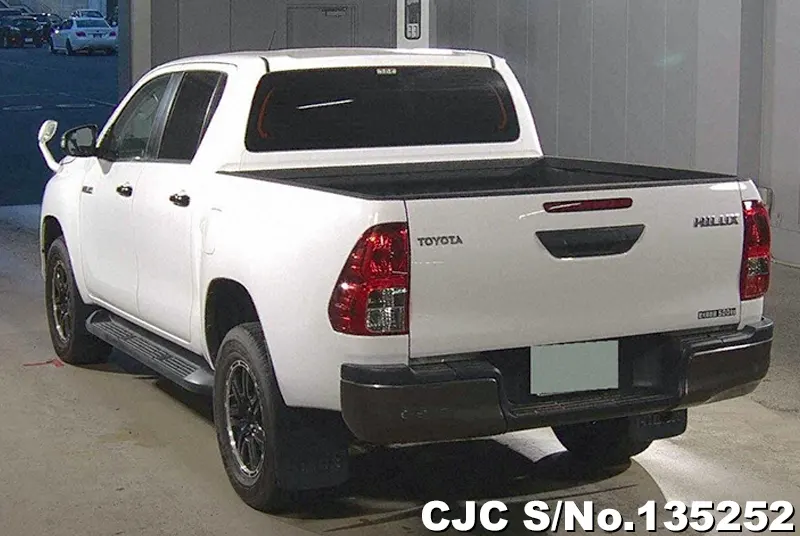 Toyota Hilux in White for Sale Image 1