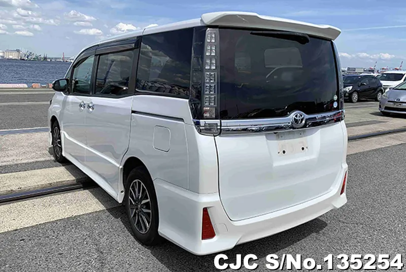 2016 Toyota / Voxy Stock No. 135254