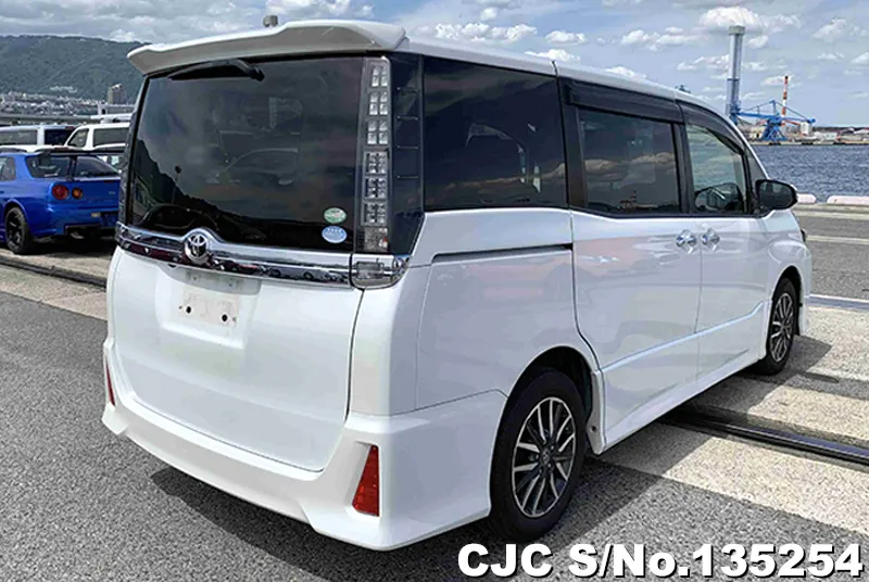 2016 Toyota / Voxy Stock No. 135254