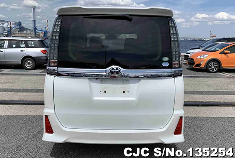 2016 Toyota / Voxy Stock No. 135254