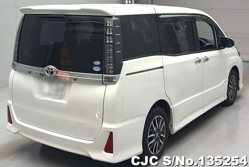 2016 Toyota / Voxy Stock No. 135254