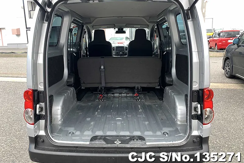 Nissan NV200 in Silver for Sale Image 8