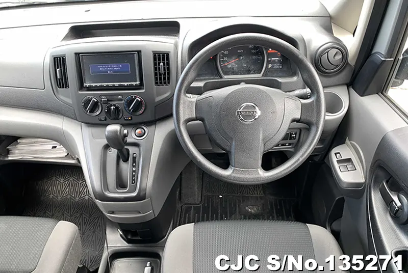 Nissan NV200 in Silver for Sale Image 9