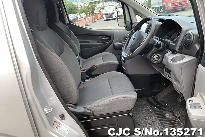 Nissan NV200 in Silver for Sale Image 10