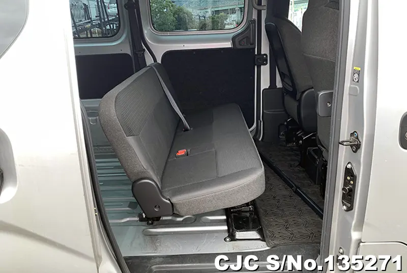 Nissan NV200 in Silver for Sale Image 11