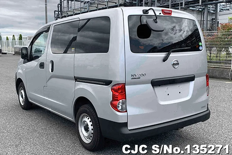 Nissan NV200 in Silver for Sale Image 1