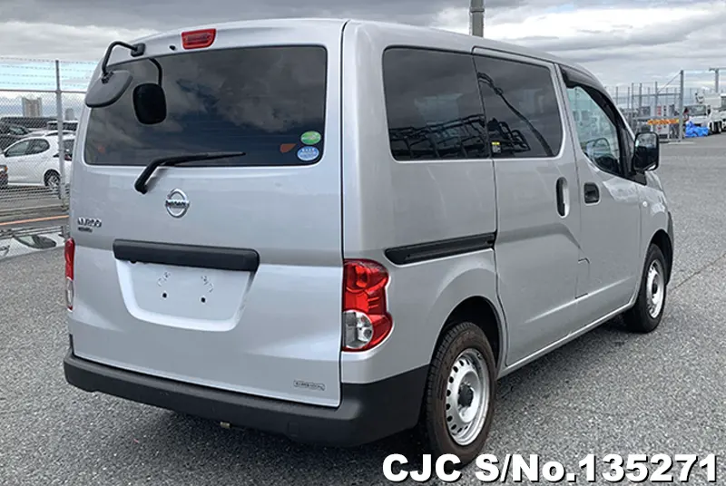 Nissan NV200 in Silver for Sale Image 2
