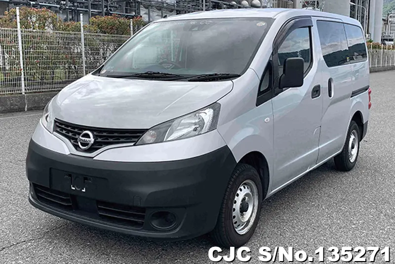 Nissan NV200 in Silver for Sale Image 3