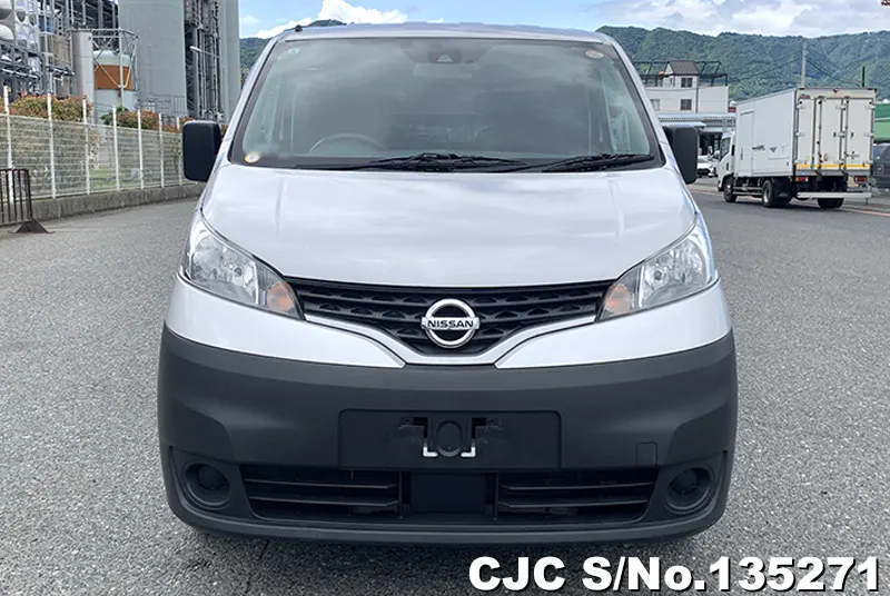 Nissan NV200 in Silver for Sale Image 4