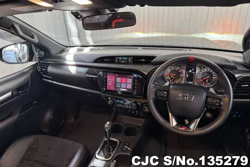 2023 Toyota / Hilux Stock No. 135279