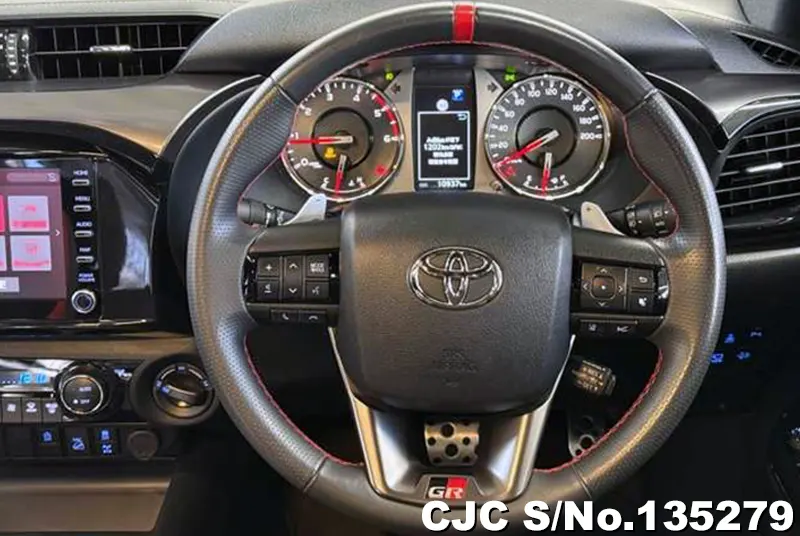 2023 Toyota / Hilux Stock No. 135279