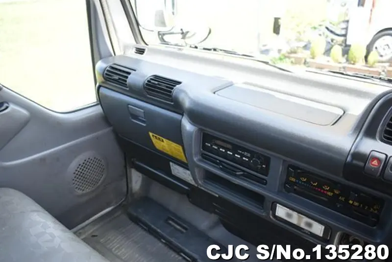 2005 Mazda / Titan Stock No. 135280