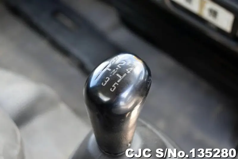 2005 Mazda / Titan Stock No. 135280