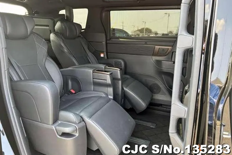 2024 Toyota / Vellfire Stock No. 135283