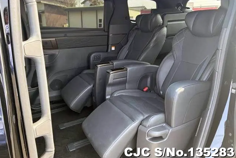2024 Toyota / Vellfire Stock No. 135283