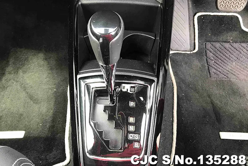 Toyota Corolla Axio in Pearl for Sale Image 15