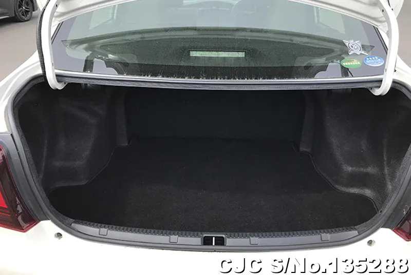 Toyota Corolla Axio in Pearl for Sale Image 8