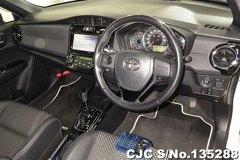 2016 Toyota / Corolla Axio Stock No. 135288