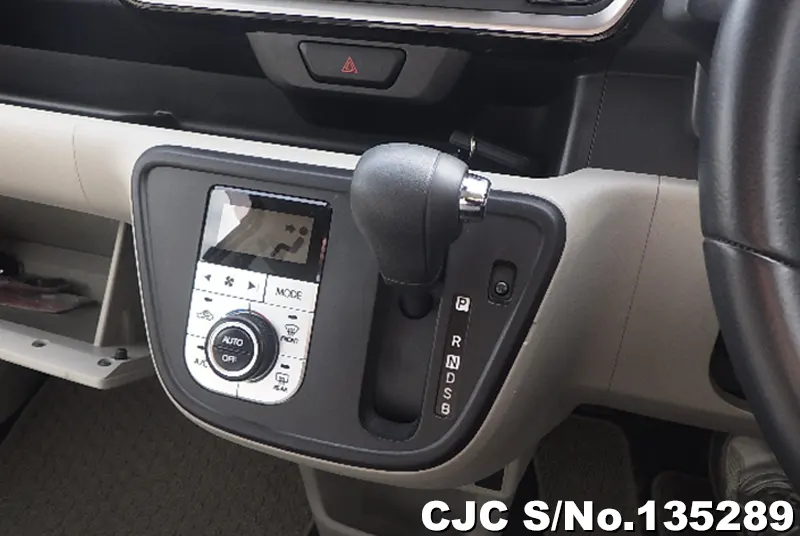 2020 Toyota / Passo Stock No. 135289
