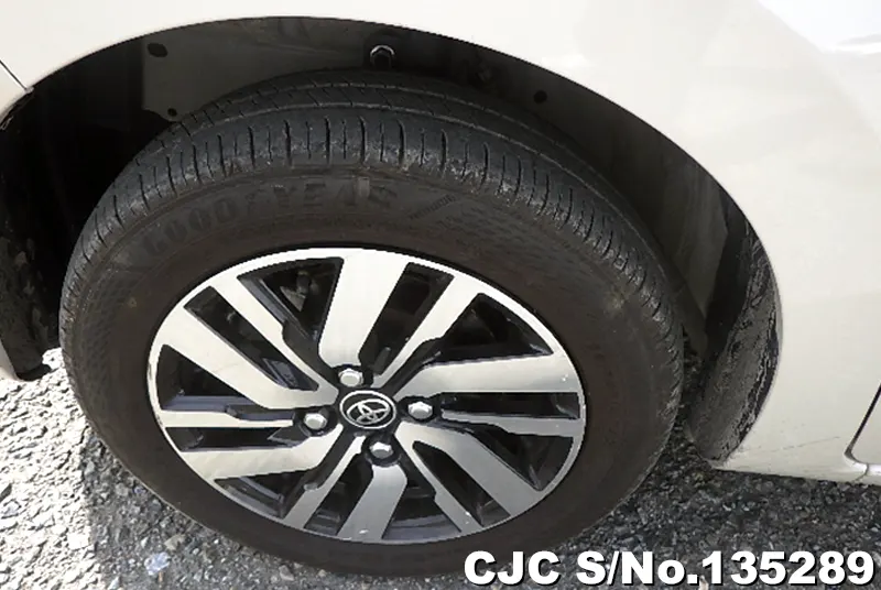 2020 Toyota / Passo Stock No. 135289