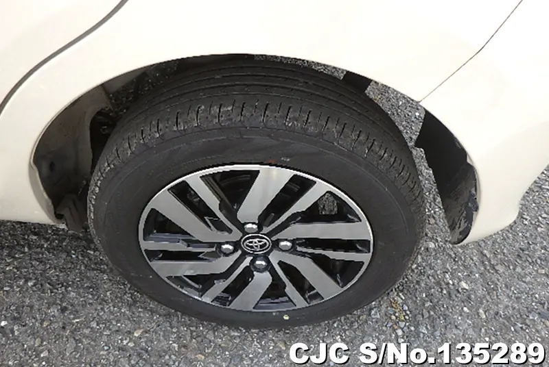2020 Toyota / Passo Stock No. 135289