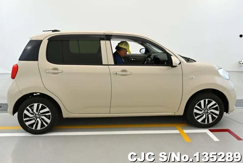 2020 Toyota / Passo Stock No. 135289