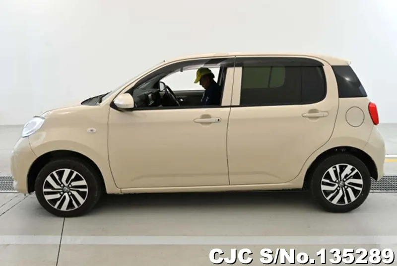 2020 Toyota / Passo Stock No. 135289