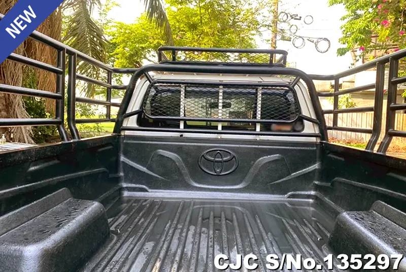 2022 Toyota / Hilux / Revo Stock No. 135297