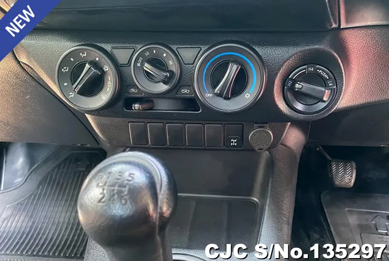 2022 Toyota / Hilux / Revo Stock No. 135297