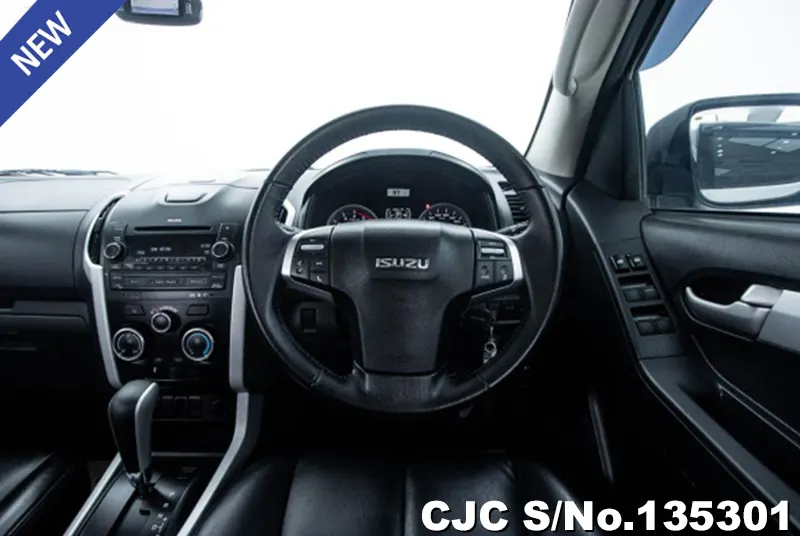 Isuzu D-Max in Gray for Sale Image 8