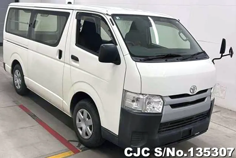 2017 Toyota / Hiace Stock No. 135307