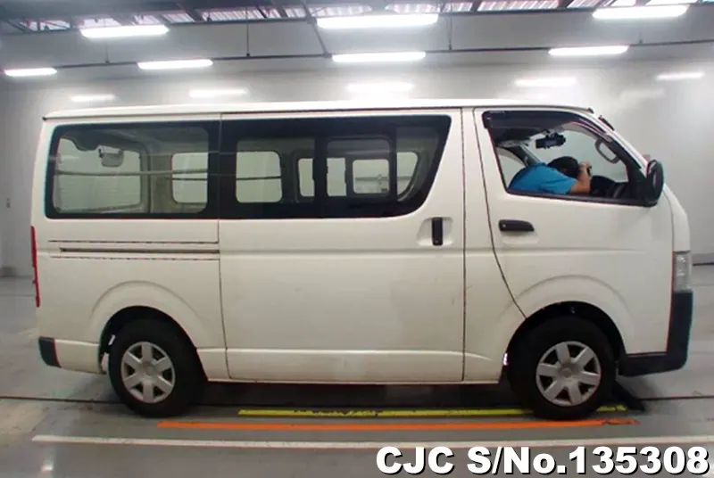 2016 Toyota / Hiace Stock No. 135308