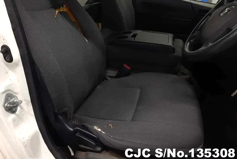 2016 Toyota / Hiace Stock No. 135308