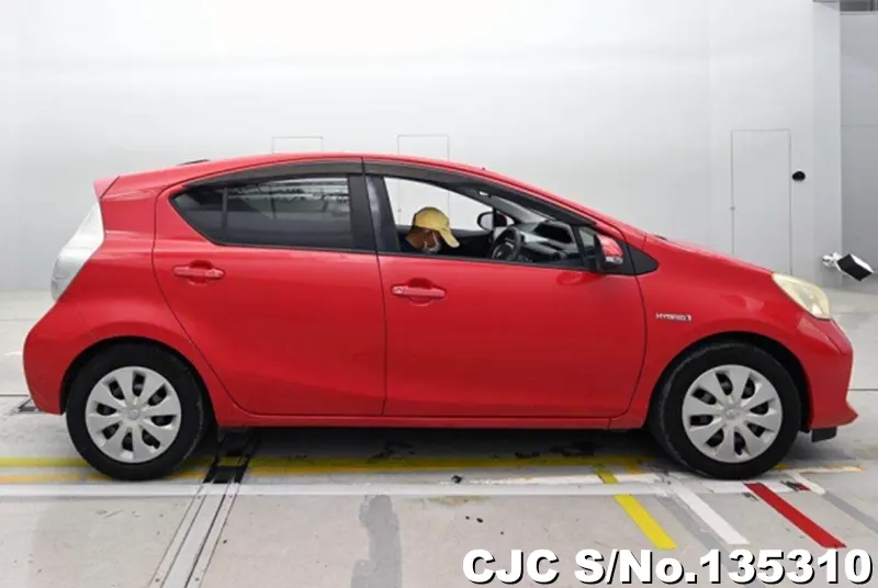 2013 Toyota / Aqua Stock No. 135310