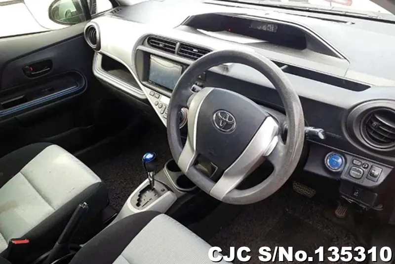2013 Toyota / Aqua Stock No. 135310