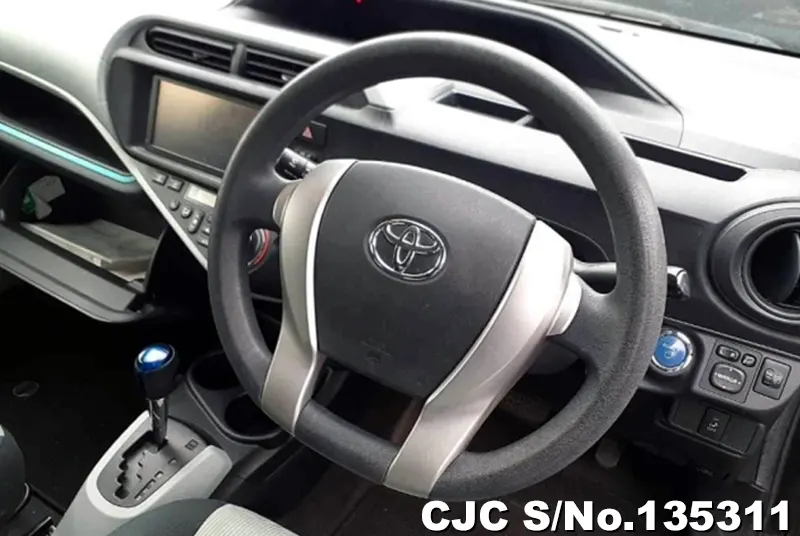 2012 Toyota / Aqua Stock No. 135311