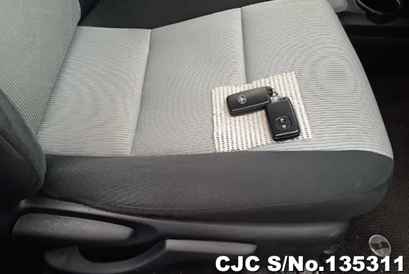 2012 Toyota / Aqua Stock No. 135311