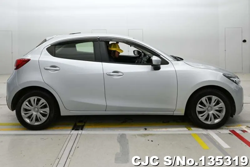 2017 Mazda / Demio Stock No. 135319