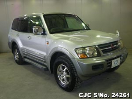 Mitsubishi pajero 2000 год