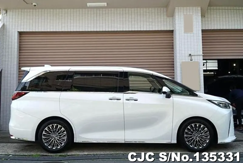 2025 Lexus / LM500h Stock No. 135331