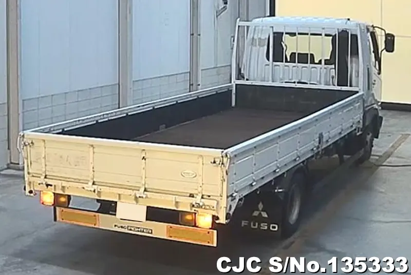 2005 Mitsubishi / Fuso Fighter Stock No. 135333