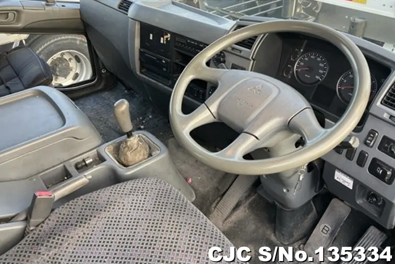 2006 Mitsubishi / Fuso Fighter Stock No. 135334