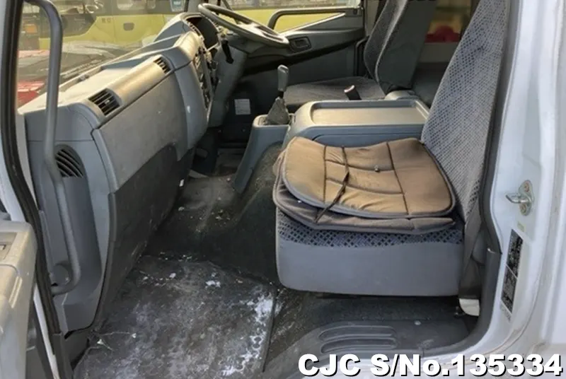 2006 Mitsubishi / Fuso Fighter Stock No. 135334