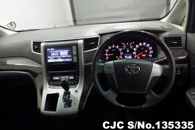 2012 Toyota / Alphard Stock No. 135335