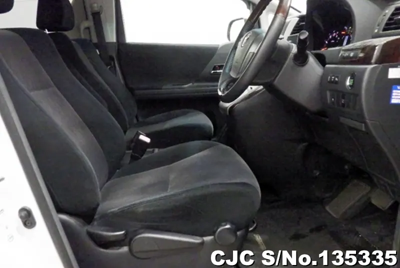 2012 Toyota / Alphard Stock No. 135335